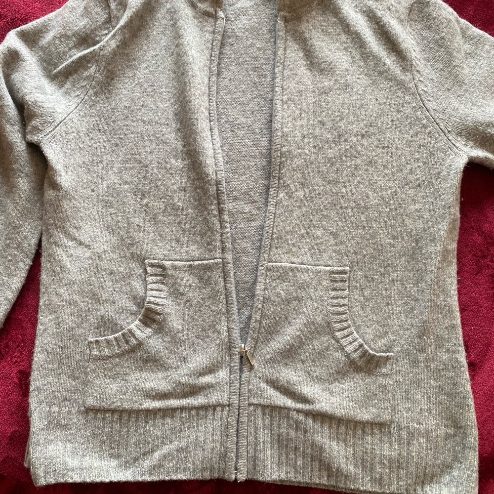 Pria gray lambs wool sweater hoodie - Picture 7 of 12